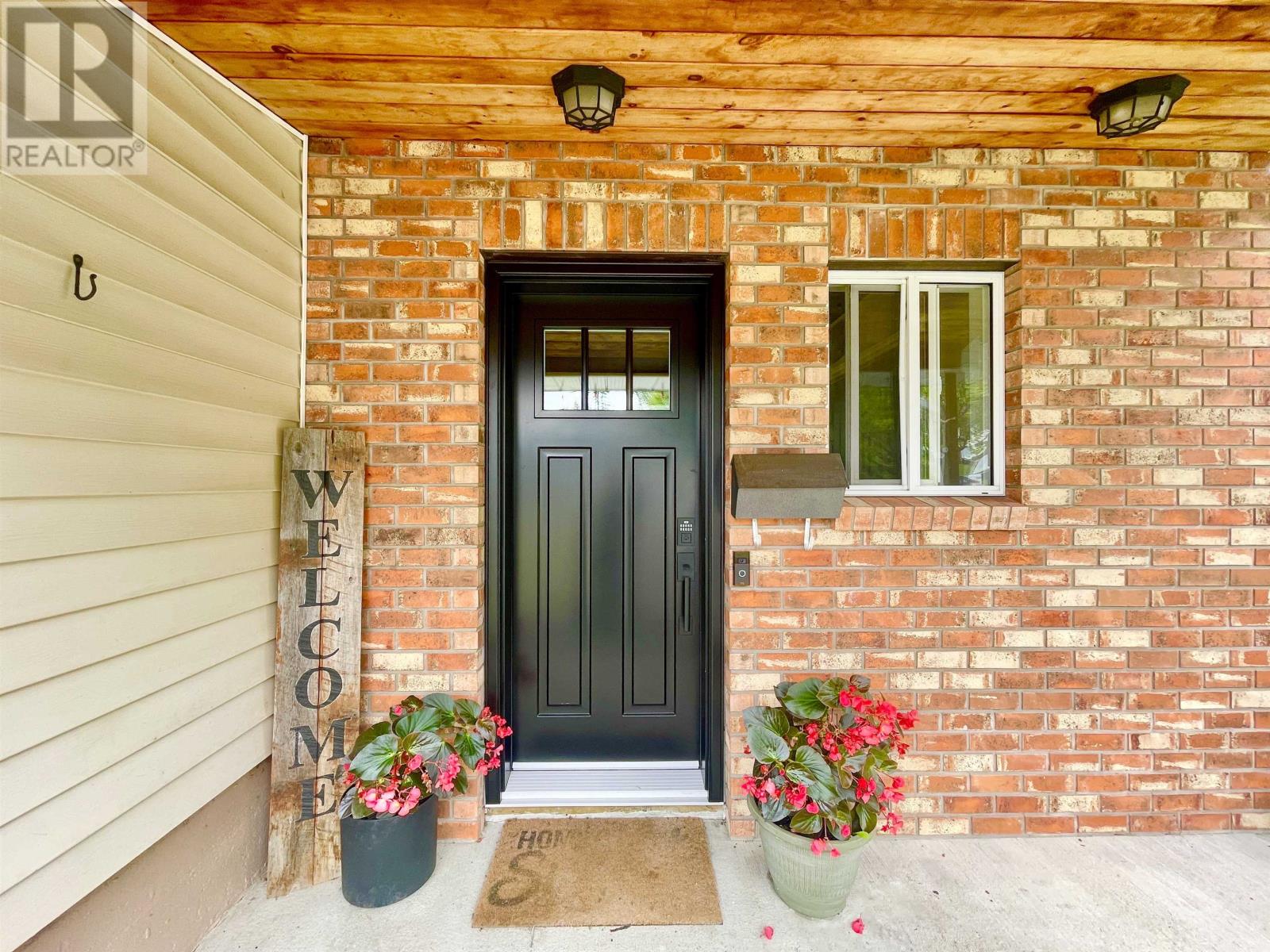 75 Elizabeth Ave, Dryden, Ontario  P8N 2L5 - Photo 2 - TB252563