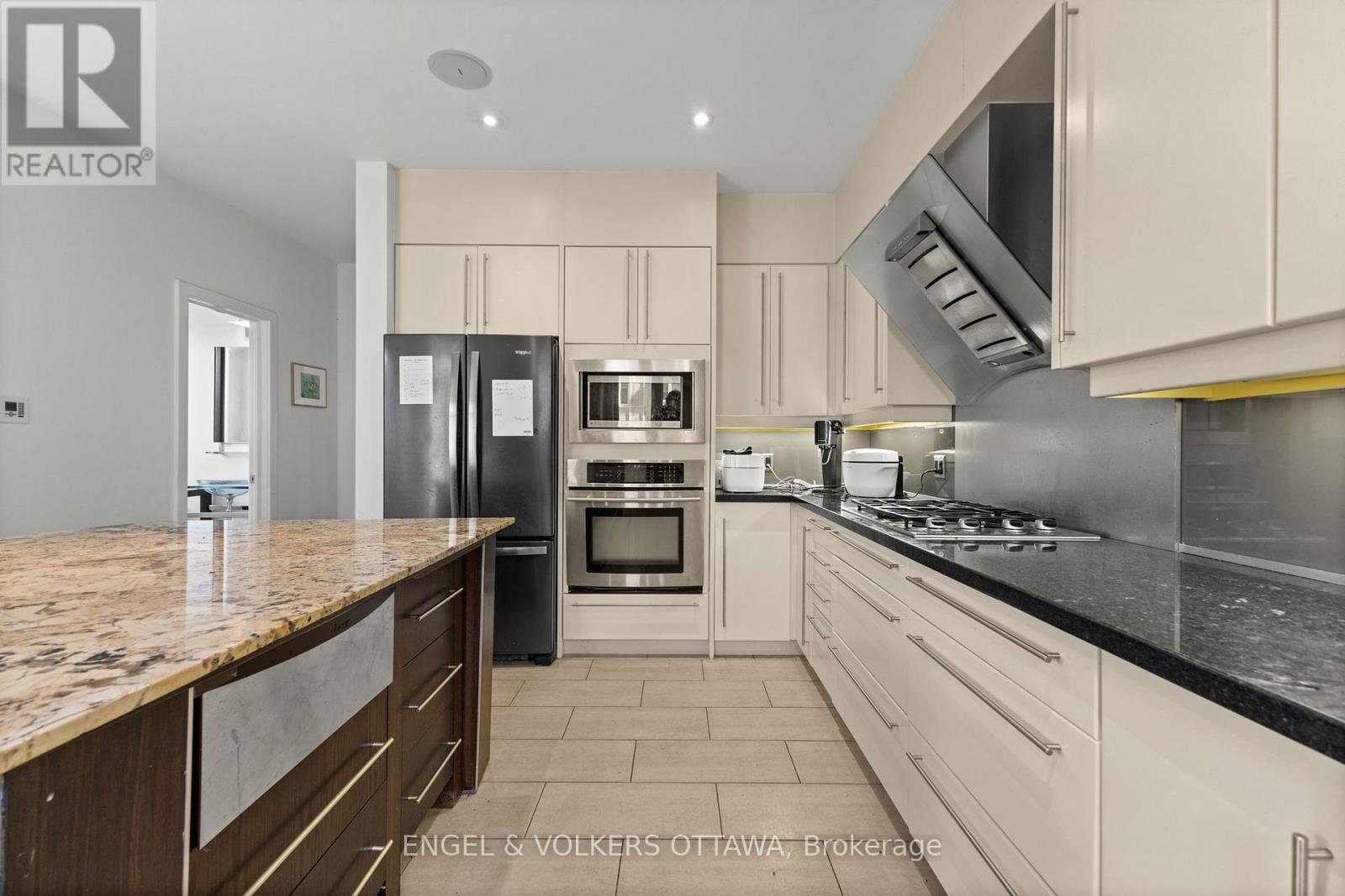 71 Metropole Private, Ottawa, Ontario  K1Z 1E7 - Photo 12 - X12461420