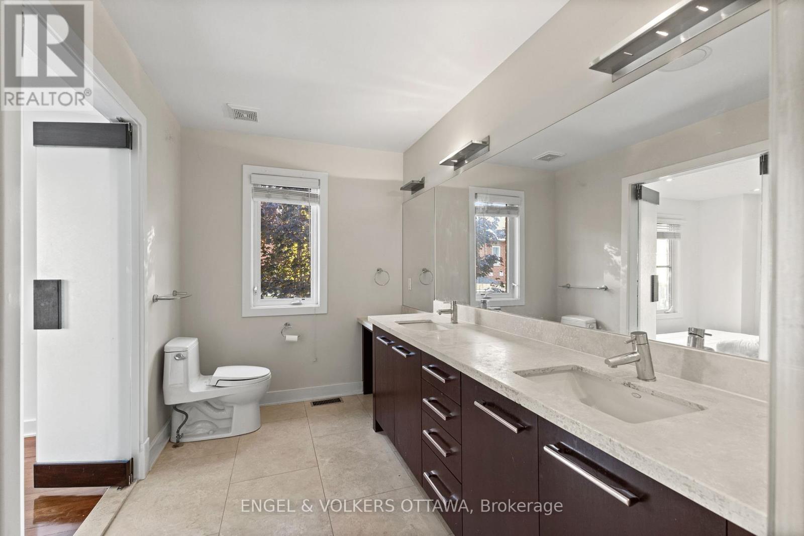 71 Metropole Private, Ottawa, Ontario  K1Z 1E7 - Photo 16 - X12461420