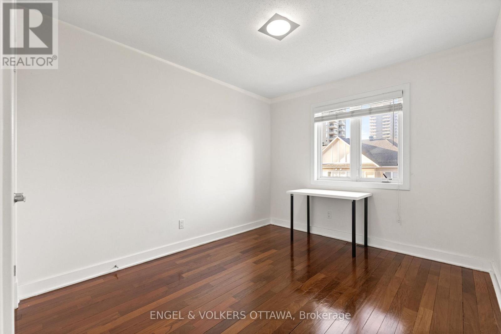 71 Metropole Private, Ottawa, Ontario  K1Z 1E7 - Photo 18 - X12461420