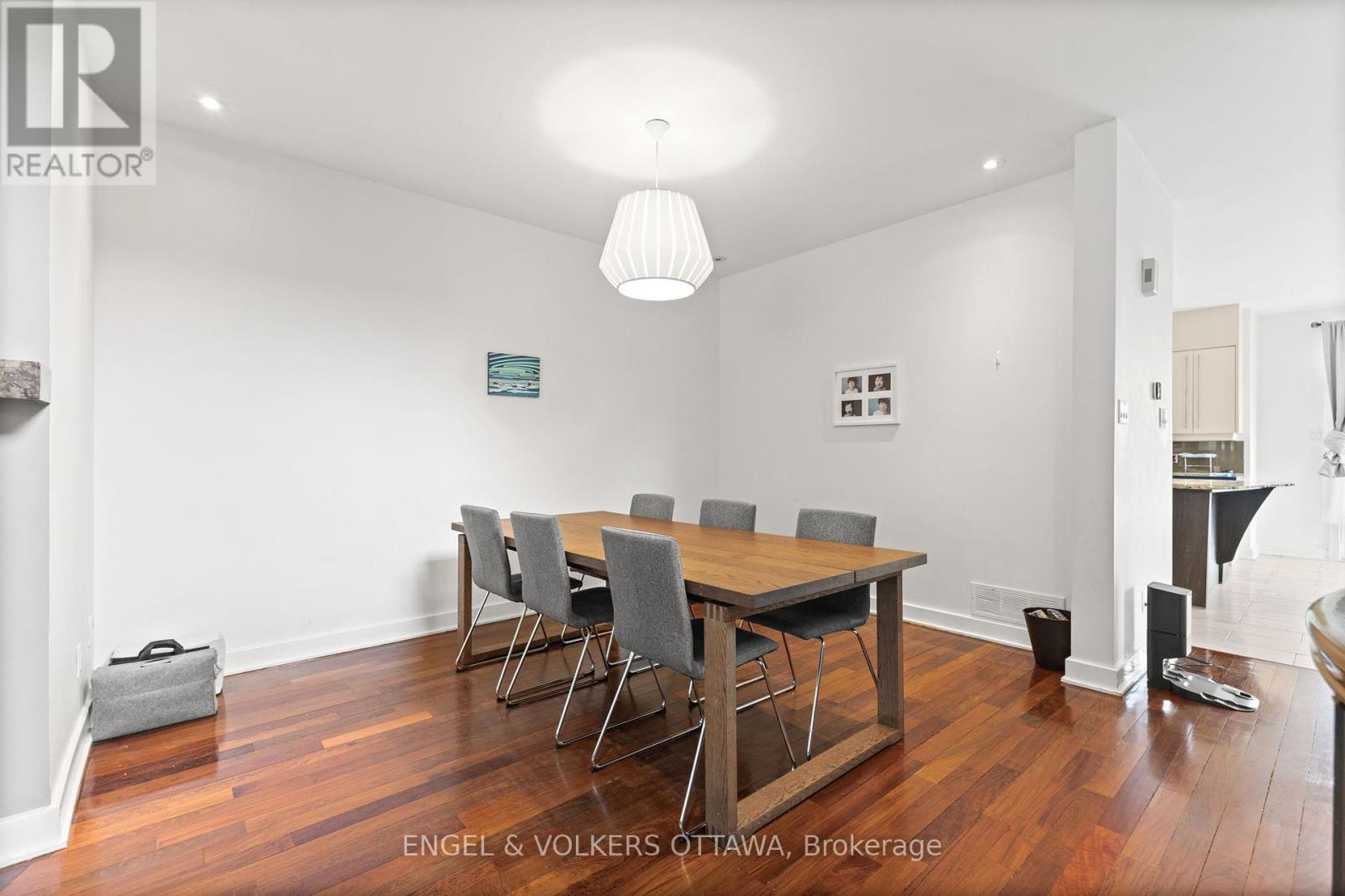 71 Metropole Private, Ottawa, Ontario  K1Z 1E7 - Photo 6 - X12461420