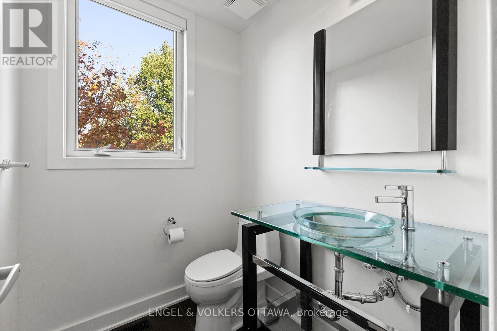 71 Metropole Private, Ottawa, Ontario  K1Z 1E7 - Photo 8 - X12461420