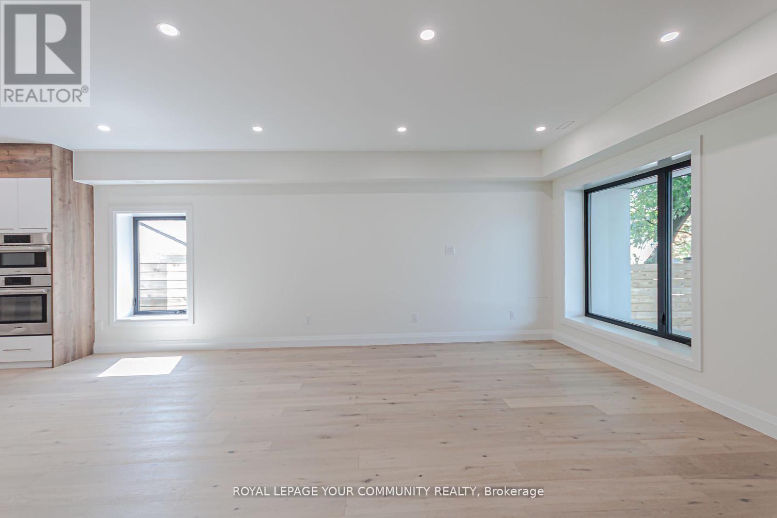 89 Gainsborough Road, Toronto, Ontario  M4L 3C3 - Photo 5 - E12461281