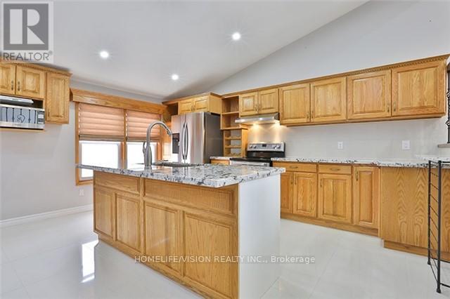 891 Jacqueline Avenue, Pickering, Ontario  L1V 3B2 - Photo 4 - E12461373