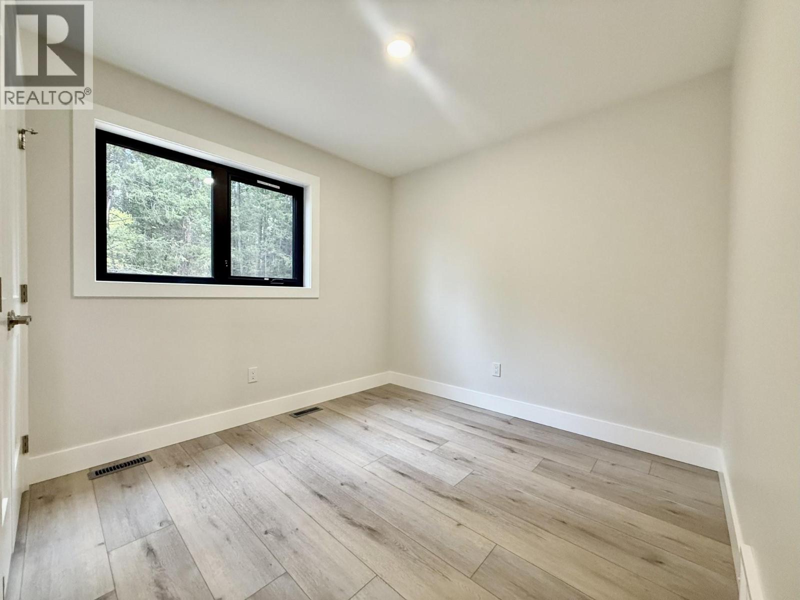1938 Foxwood Trail Unit# 4, Windermere, British Columbia  V0B 2L2 - Photo 13 - 10365814
