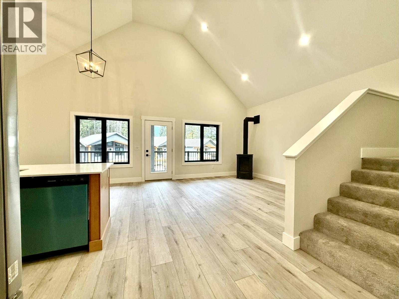 1938 Foxwood Trail Unit# 4, Windermere, British Columbia  V0B 2L2 - Photo 4 - 10365814