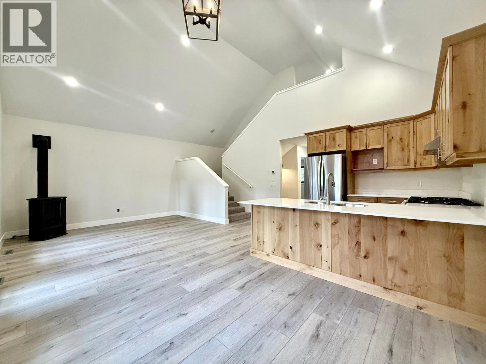 1938 Foxwood Trail Unit# 4, Windermere, British Columbia  V0B 2L2 - Photo 6 - 10365814