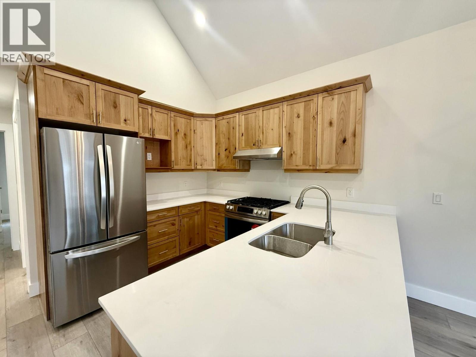 1938 Foxwood Trail Unit# 4, Windermere, British Columbia  V0B 2L2 - Photo 7 - 10365814