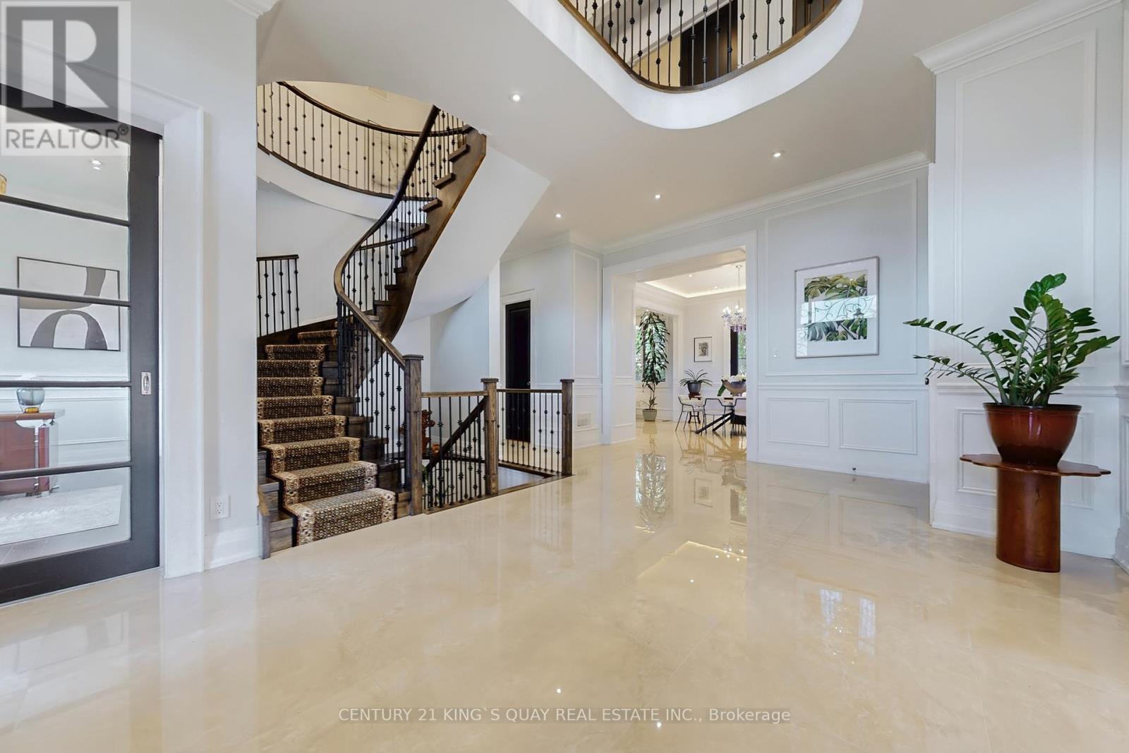 19 Blyth Street, Richmond Hill, Ontario  L4E 2Y2 - Photo 3 - N12461329