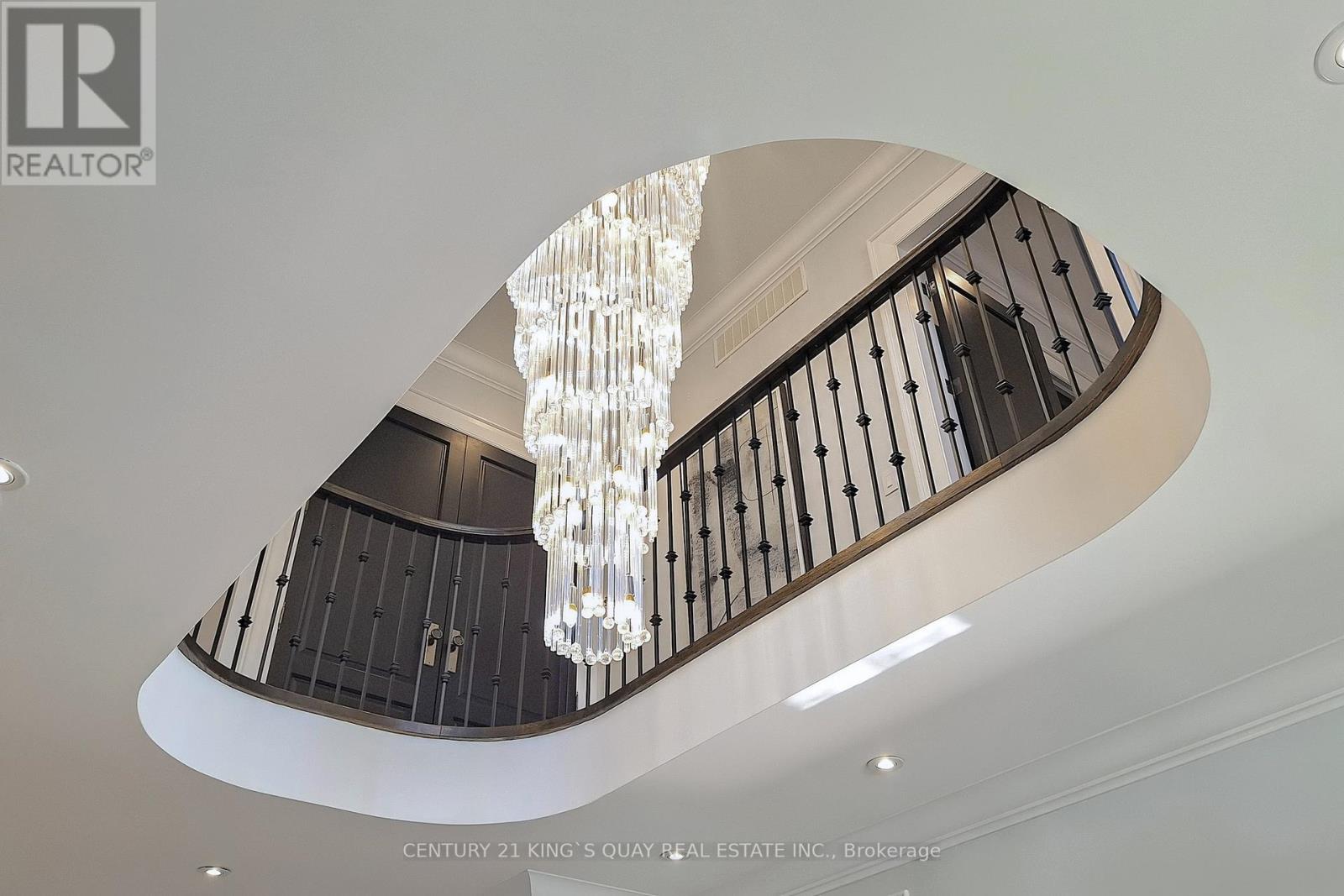 19 Blyth Street, Richmond Hill, Ontario  L4E 2Y2 - Photo 4 - N12461329