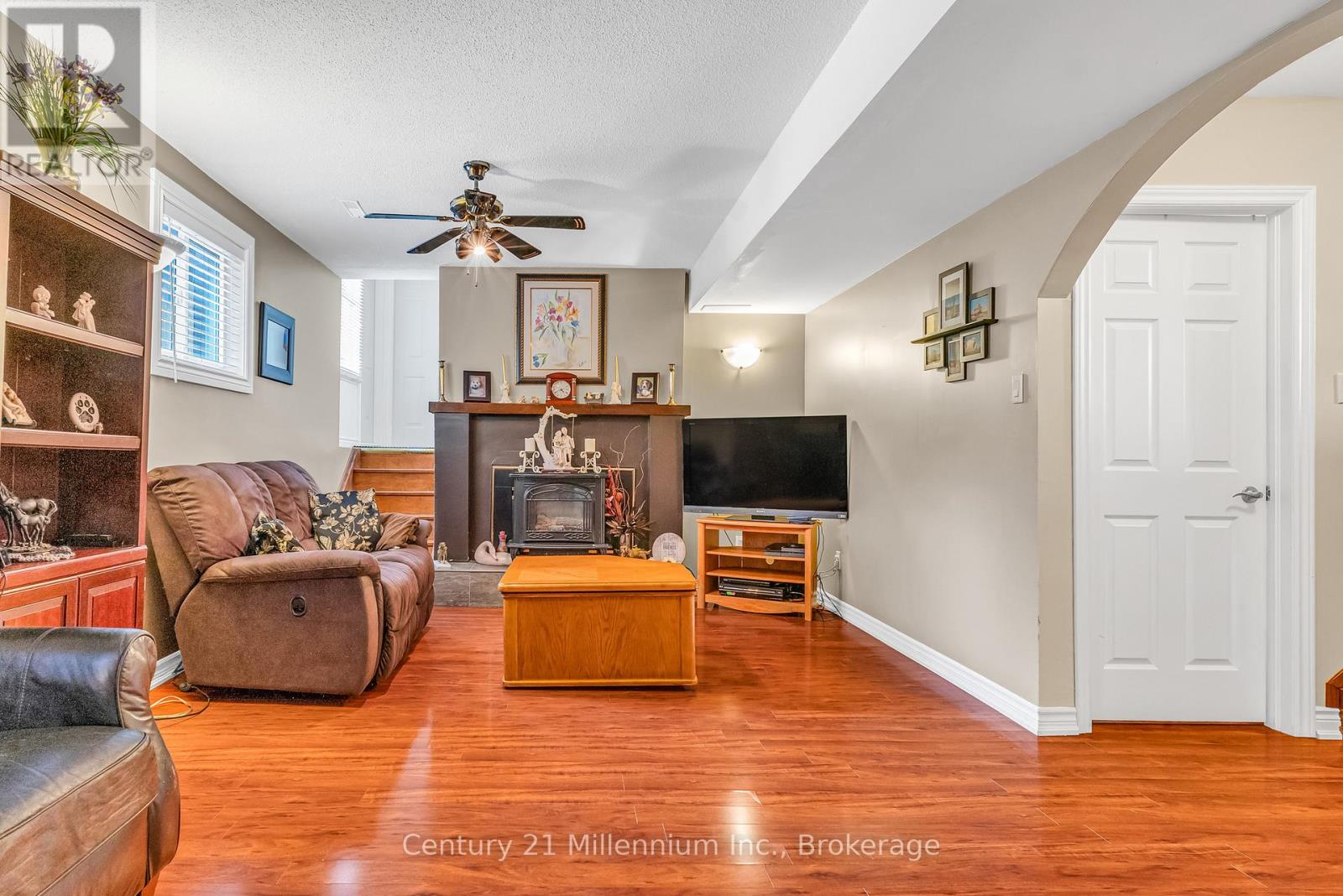 43 Stoddart Drive, Aurora, Ontario  L4G 2G2 - Photo 16 - N12461412