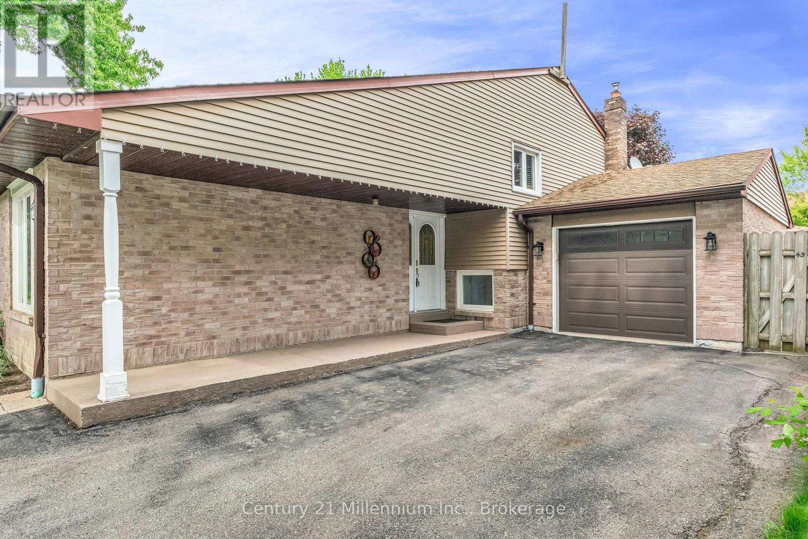 43 Stoddart Drive, Aurora, Ontario  L4G 2G2 - Photo 6 - N12461412