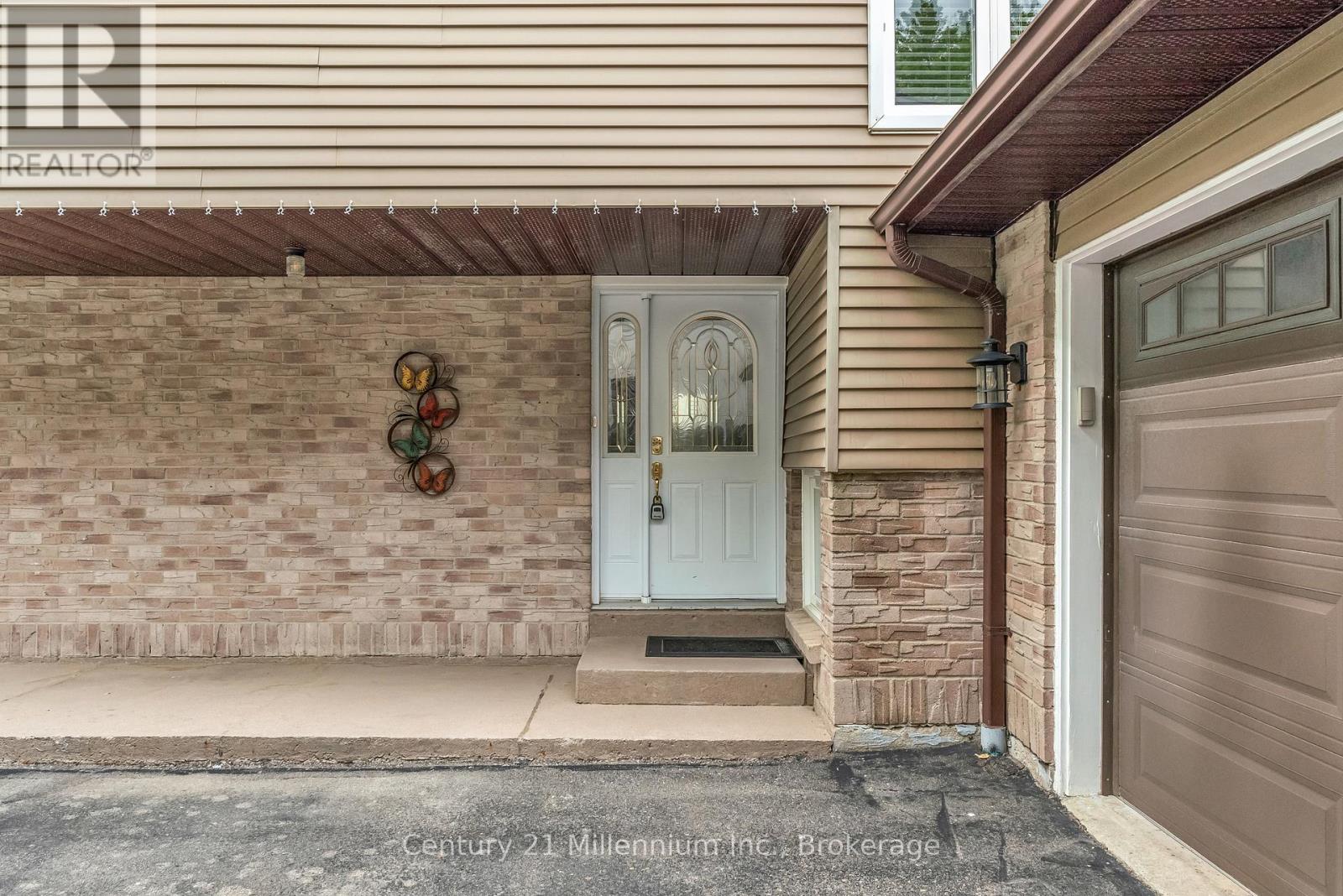 43 Stoddart Drive, Aurora, Ontario  L4G 2G2 - Photo 7 - N12461412