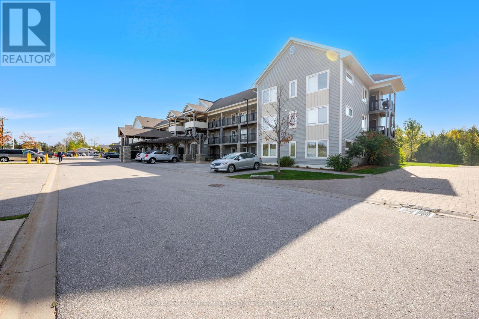 305 - 8 Brandy Lane Drive, Collingwood, Ontario  L9Y 0X4 - Photo 3 - S12461318