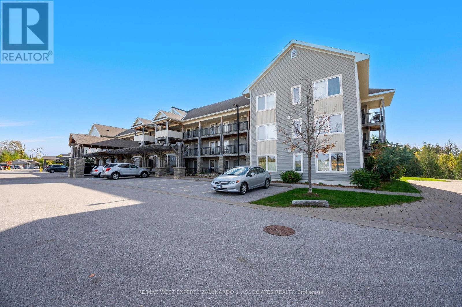 305 - 8 Brandy Lane Drive, Collingwood, Ontario  L9Y 0X4 - Photo 4 - S12461318