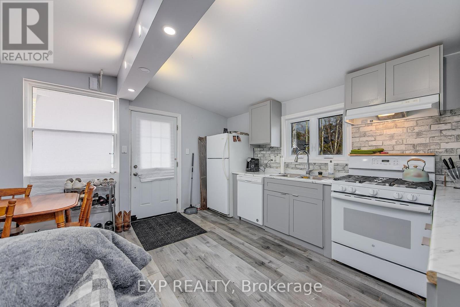 7 60th Street S, Wasaga Beach, Ontario  L9Z 1V9 - Photo 26 - S12461340