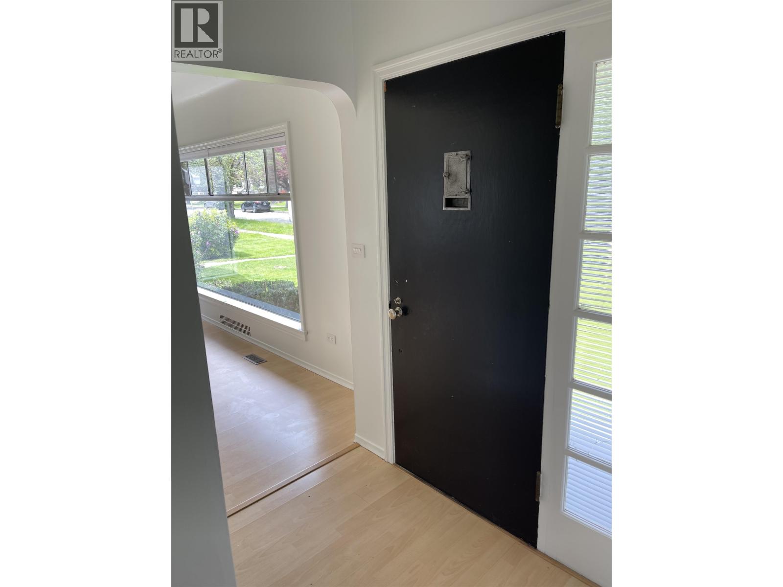 34 W 47th Avenue, Vancouver, British Columbia  V5Y 2X8 - Photo 2 - R3058104