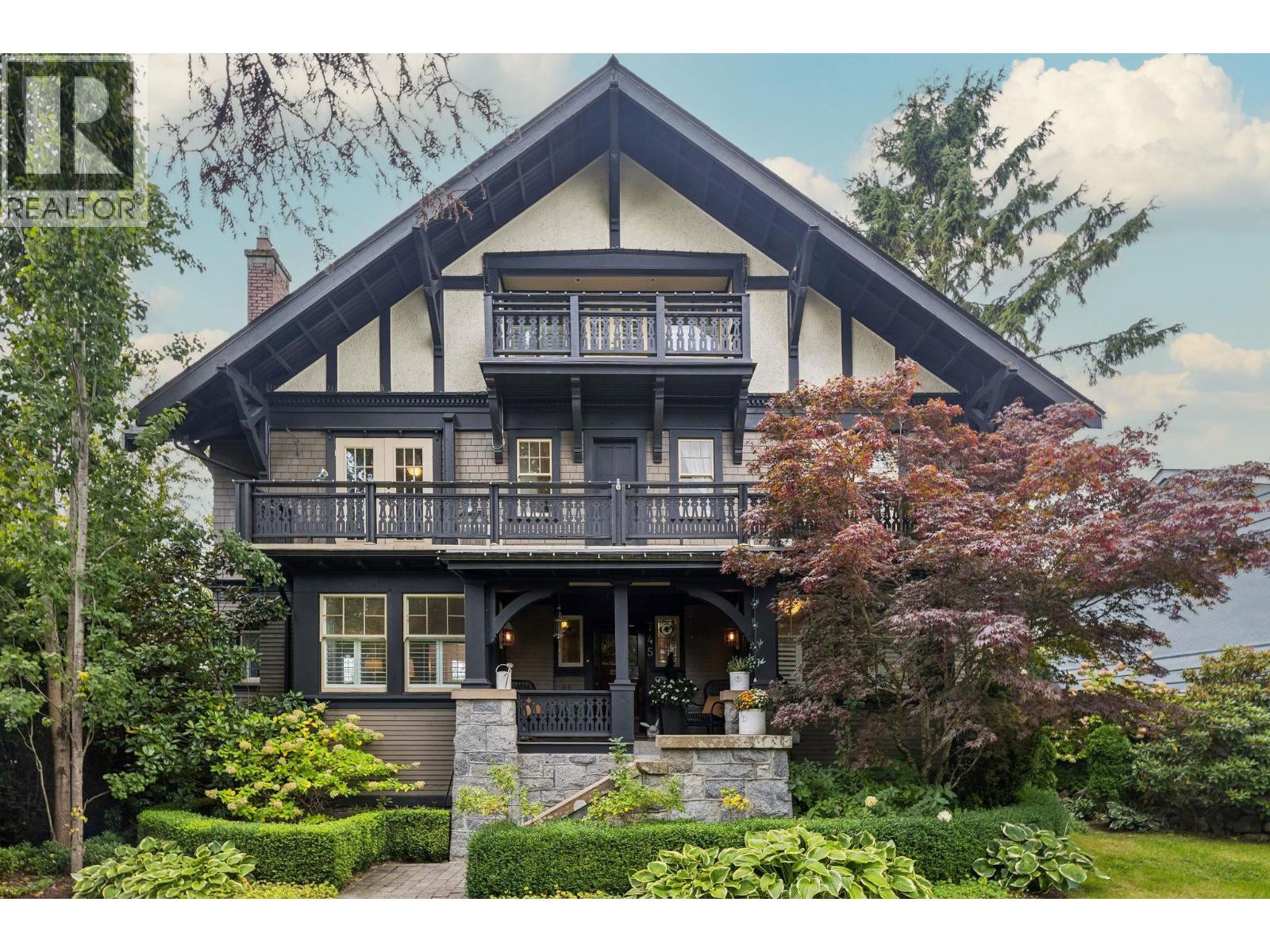 745 Grand Boulevard, North Vancouver, British Columbia  V7L 3W3 - Photo 2 - R3058114