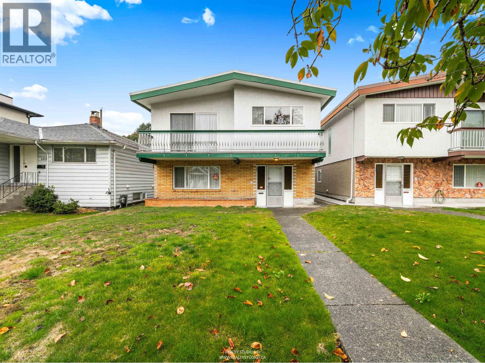 85 W 63rd Avenue, Vancouver, British Columbia  V5X 2H7 - Photo 1 - R3058119