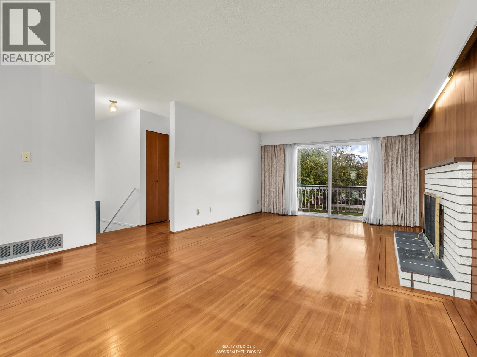 85 W 63rd Avenue, Vancouver, British Columbia  V5X 2H7 - Photo 13 - R3058119