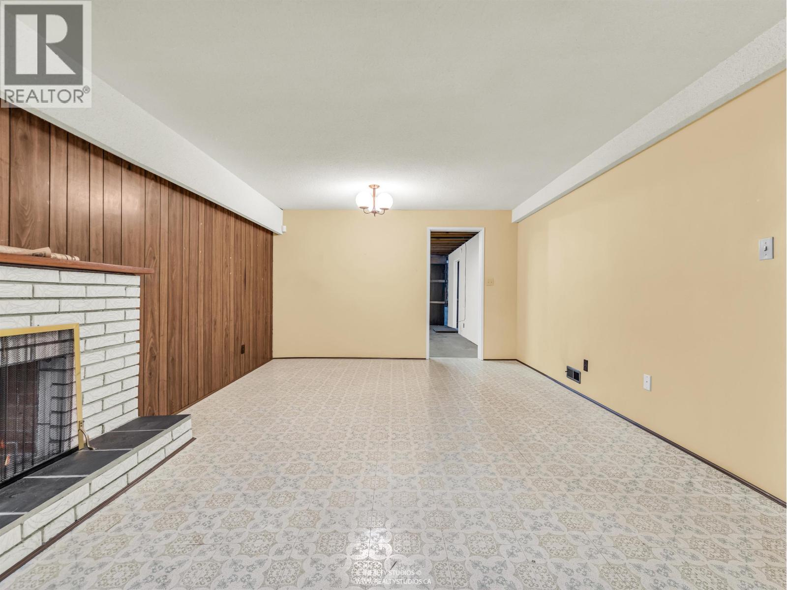 85 W 63rd Avenue, Vancouver, British Columbia  V5X 2H7 - Photo 4 - R3058119