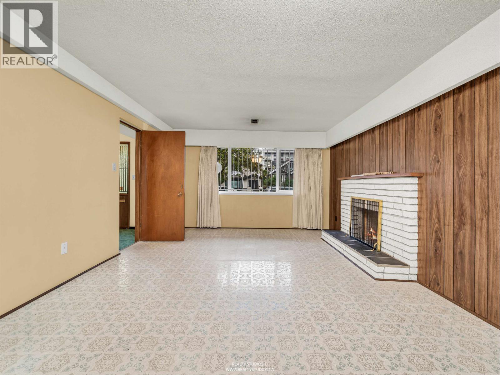 85 W 63rd Avenue, Vancouver, British Columbia  V5X 2H7 - Photo 6 - R3058119