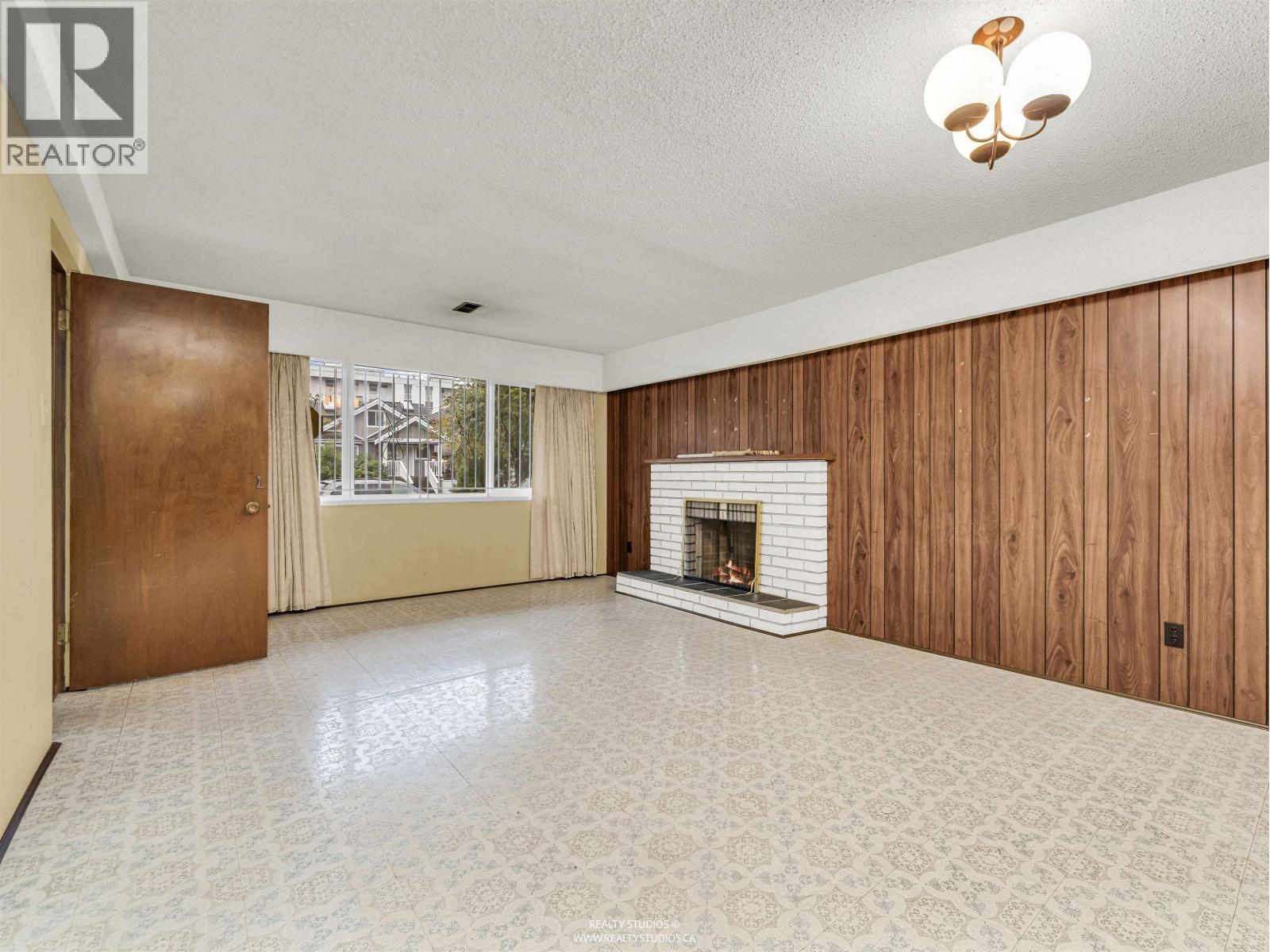 85 W 63rd Avenue, Vancouver, British Columbia  V5X 2H7 - Photo 7 - R3058119