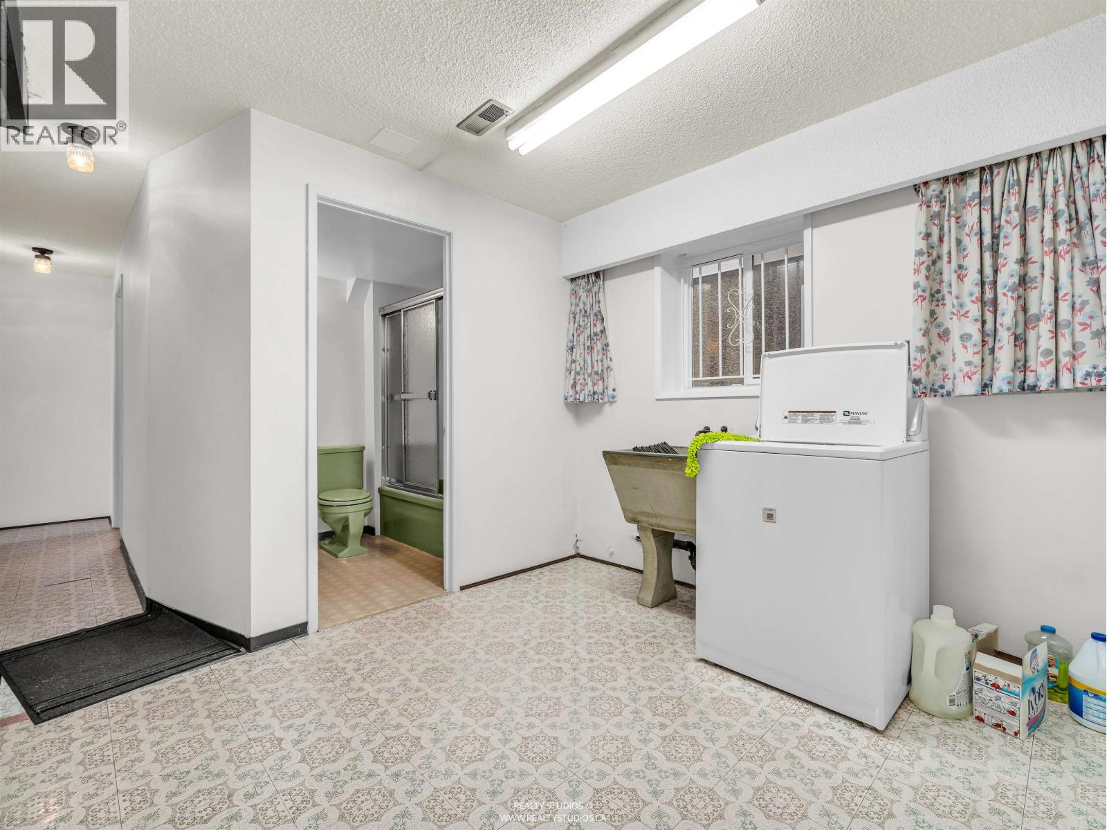 85 W 63rd Avenue, Vancouver, British Columbia  V5X 2H7 - Photo 9 - R3058119