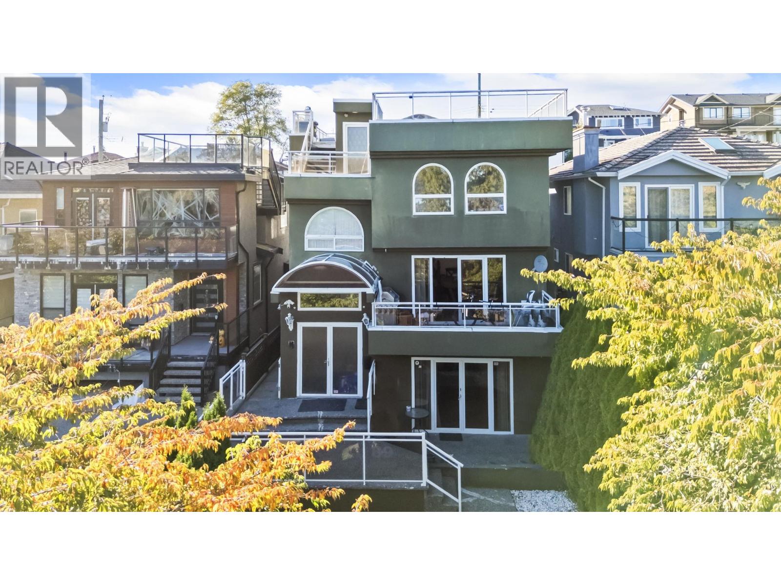 89 Ellesmere Avenue, Burnaby, British Columbia  V5B 3S5 - Photo 1 - R3058136