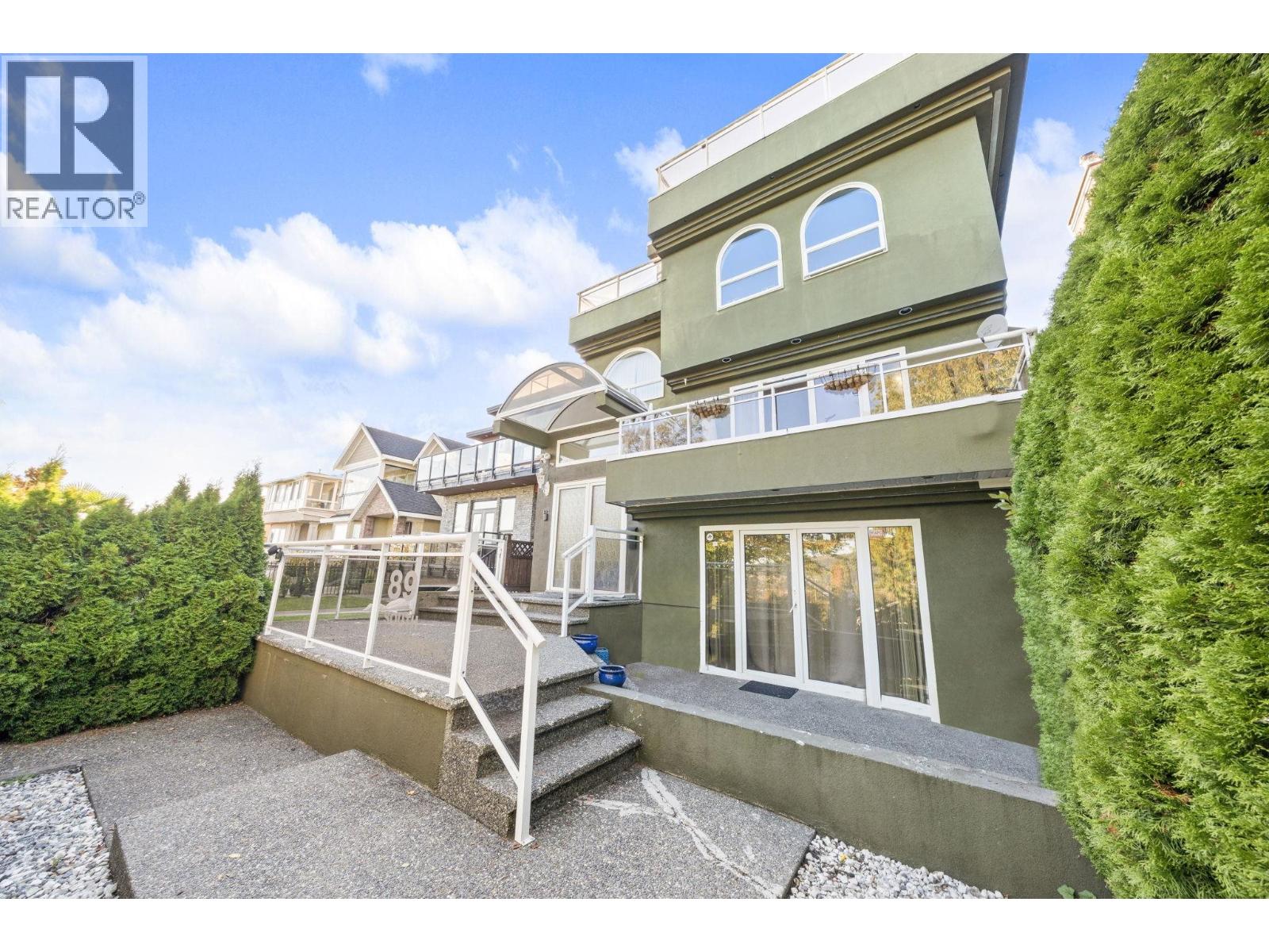 89 Ellesmere Avenue, Burnaby, British Columbia  V5B 3S5 - Photo 4 - R3058136