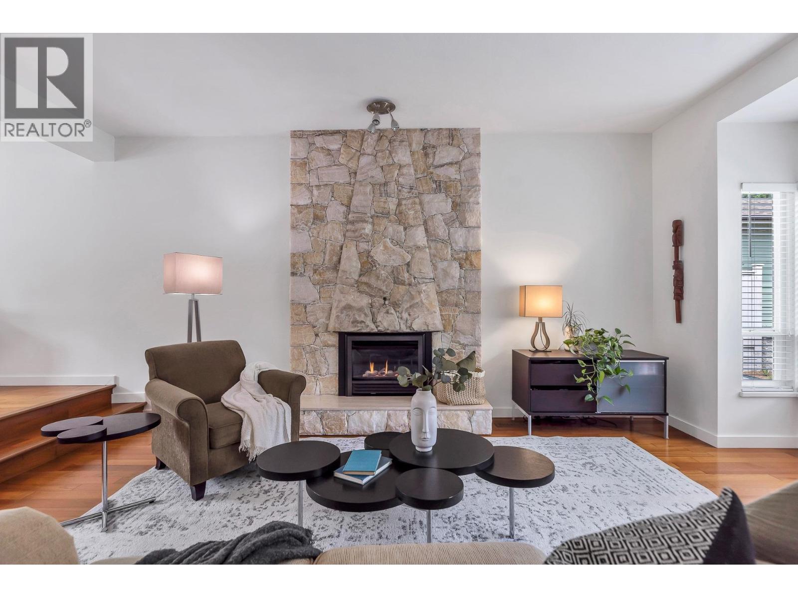 2021 Rufus Drive, North Vancouver, British Columbia  V7J 3N2 - Photo 6 - R3048449