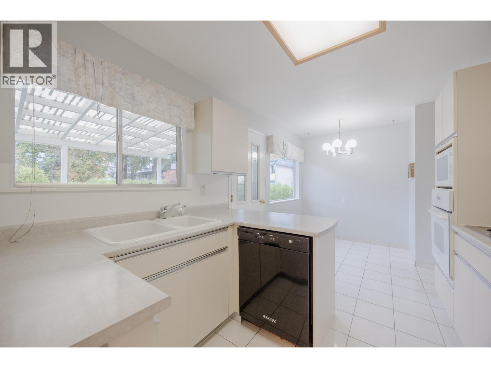 1589 Haversley Avenue, Coquitlam, British Columbia  V3J 1V7 - Photo 8 - R3057932