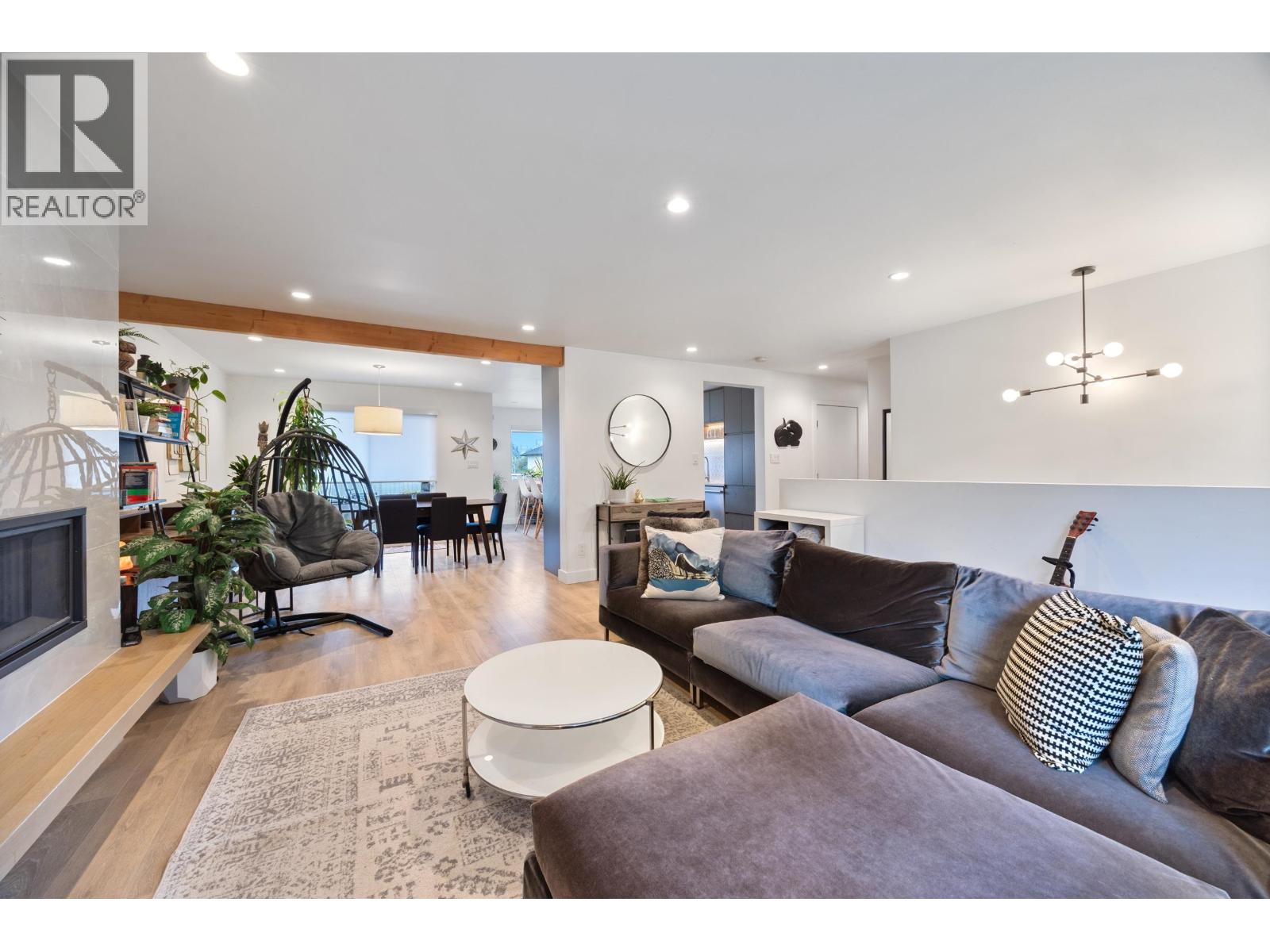 4931 Woodsworth Street, Burnaby, British Columbia  V5G 1S3 - Photo 7 - R3058034