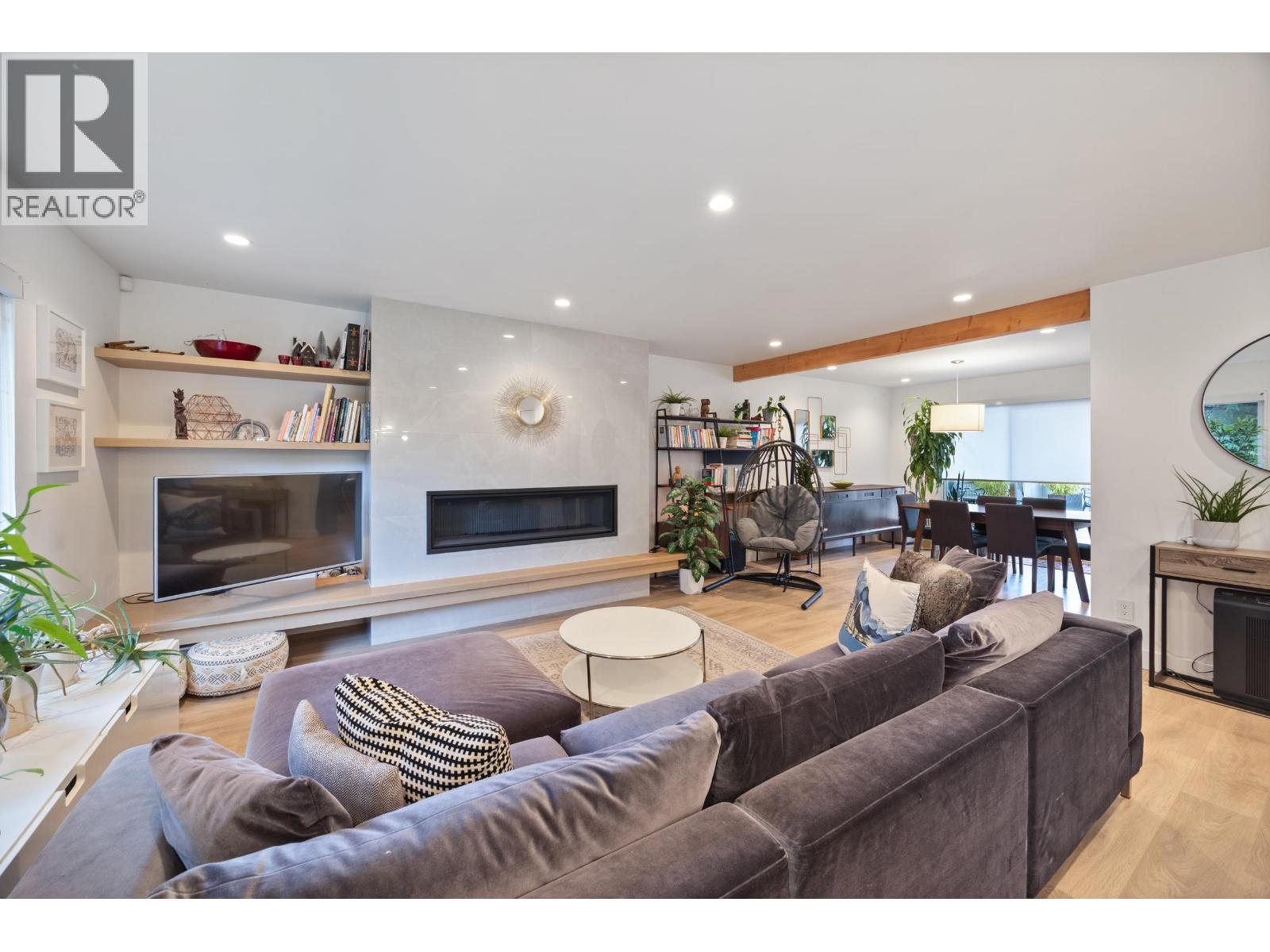 4931 Woodsworth Street, Burnaby, British Columbia  V5G 1S3 - Photo 8 - R3058034