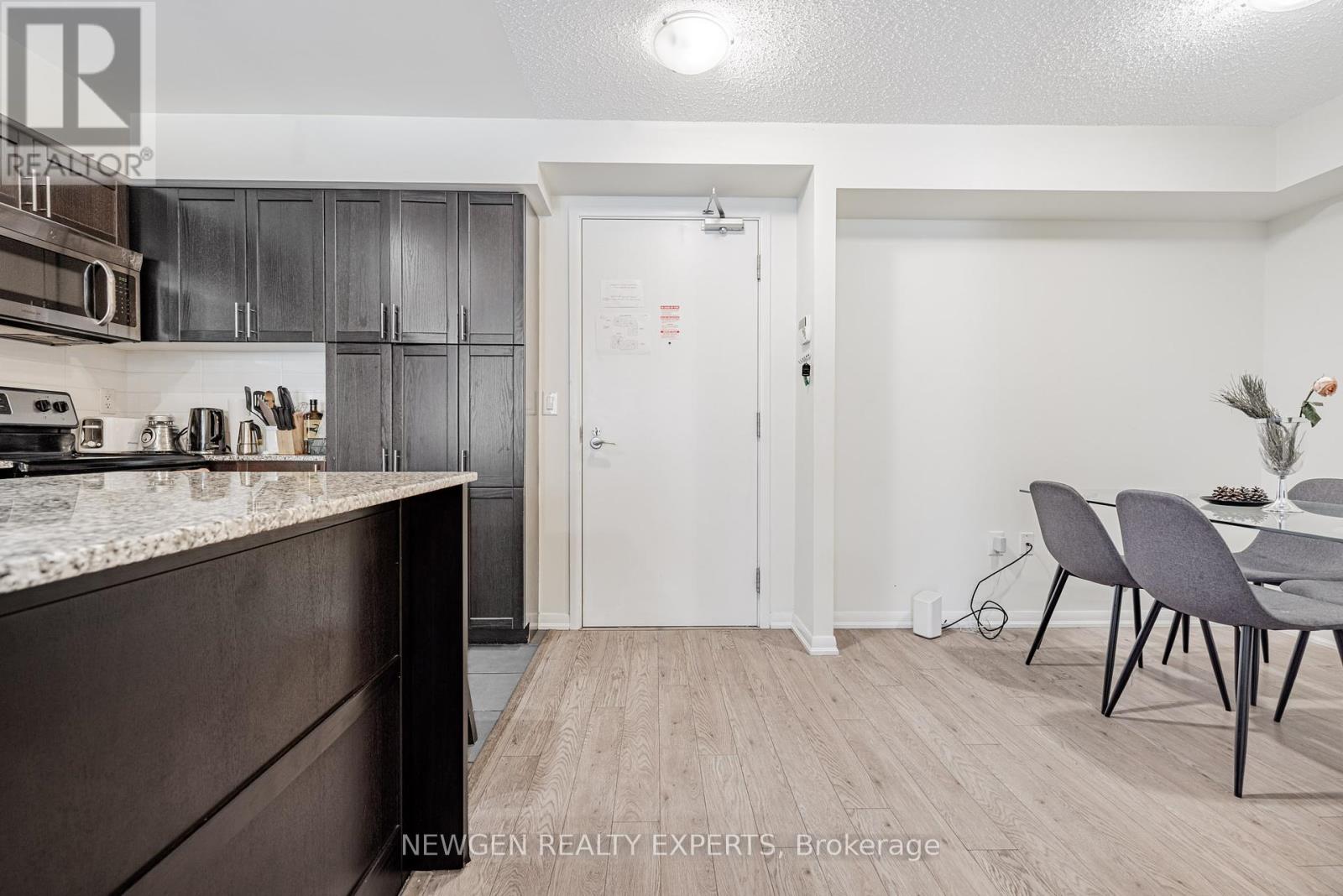704 - 800 Lawrence Avenue W, Toronto (Yorkdale-Glen Park), Ontario  M6A 0B1 - Photo 2 - W12461275
