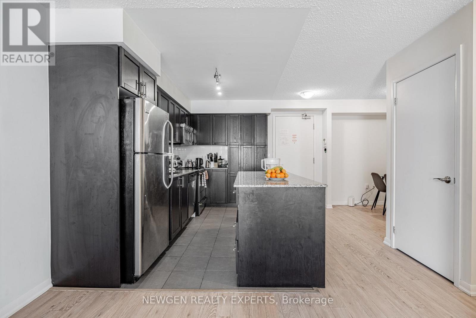 704 - 800 Lawrence Avenue W, Toronto (Yorkdale-Glen Park), Ontario  M6A 0B1 - Photo 9 - W12461275