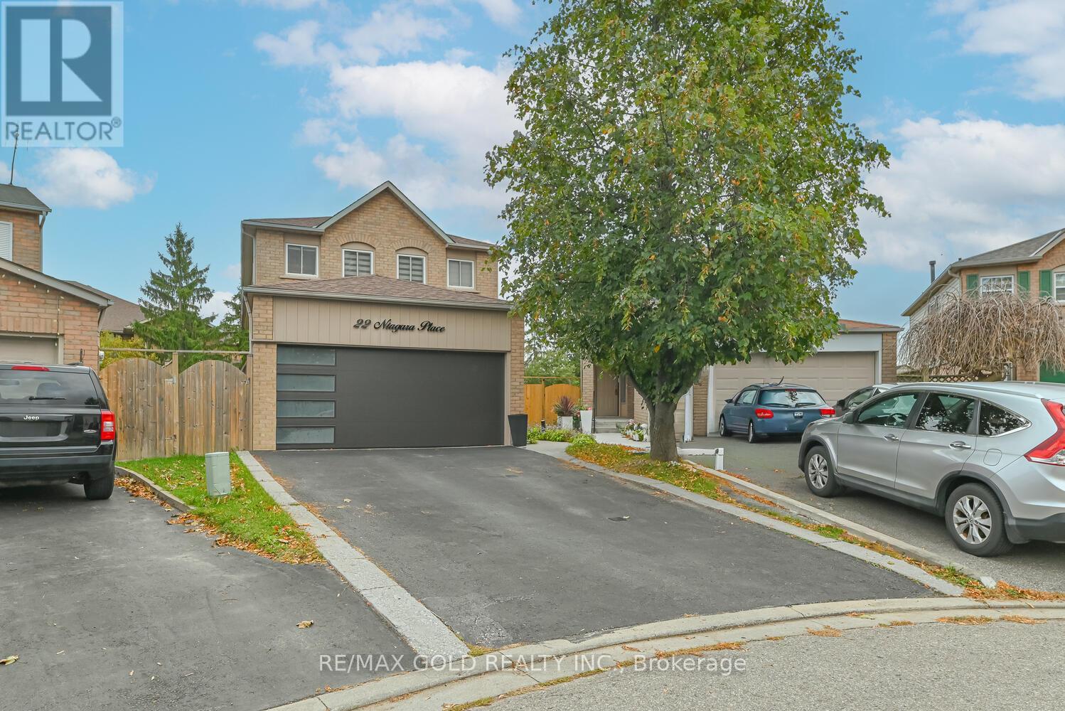 22 NIAGARA PLACE, Brampton, Ontario