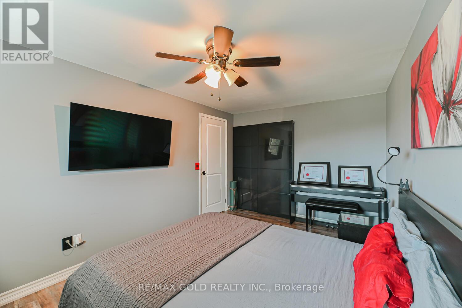 22 Niagara Place, Brampton (Westgate), Ontario  L6S 4Z1 - Photo 20 - W12461291