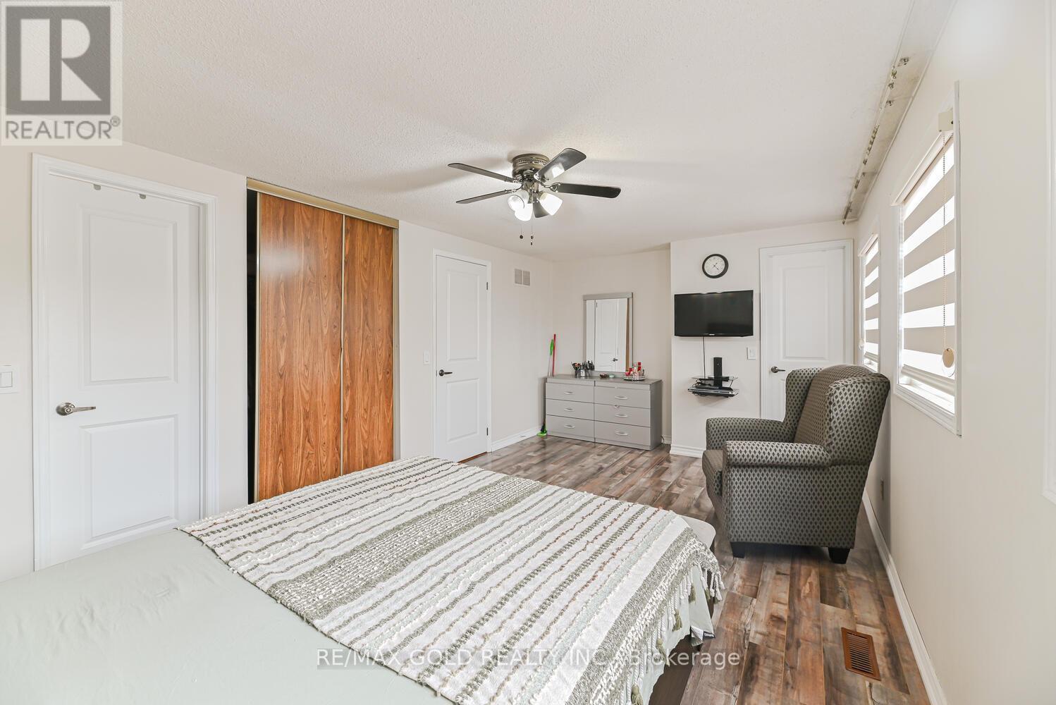 22 Niagara Place, Brampton (Westgate), Ontario  L6S 4Z1 - Photo 28 - W12461291