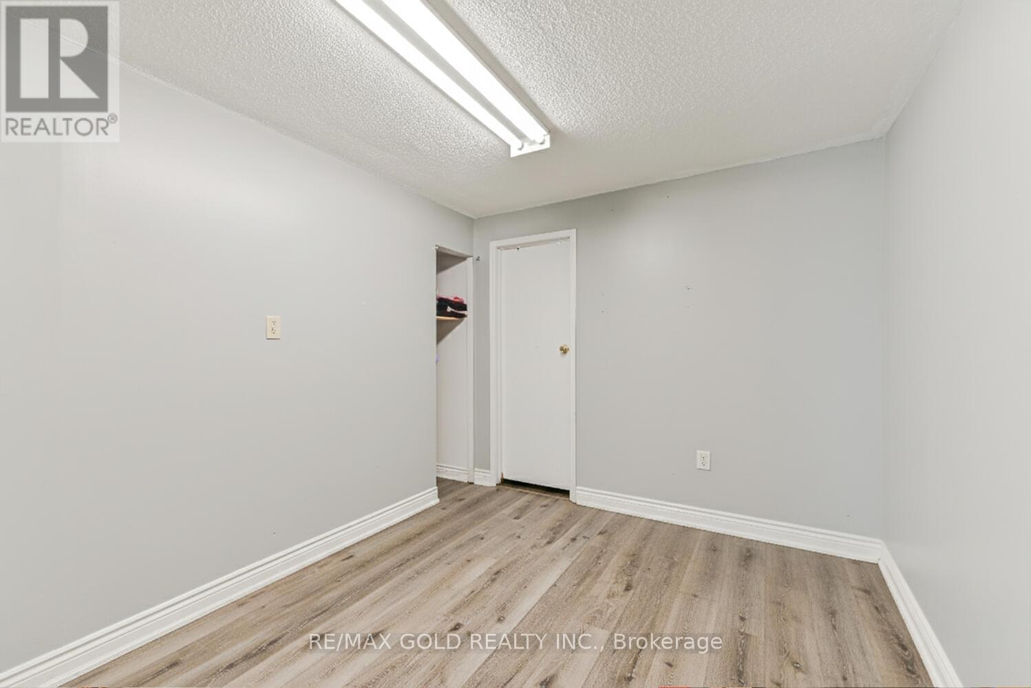 22 Niagara Place, Brampton (Westgate), Ontario  L6S 4Z1 - Photo 34 - W12461291