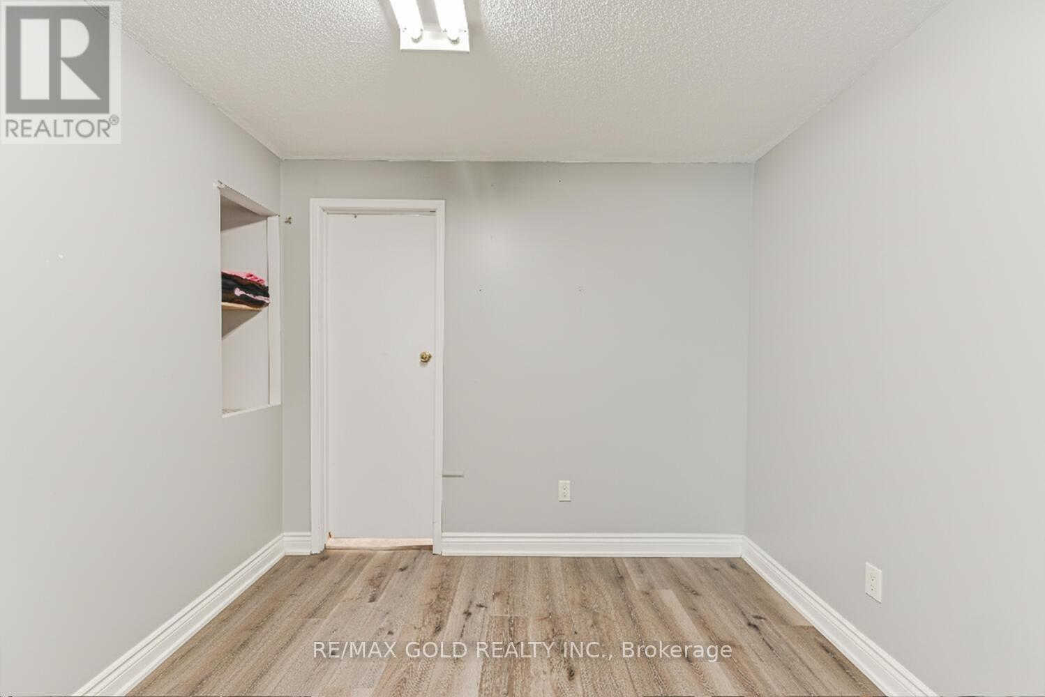 22 Niagara Place, Brampton (Westgate), Ontario  L6S 4Z1 - Photo 35 - W12461291