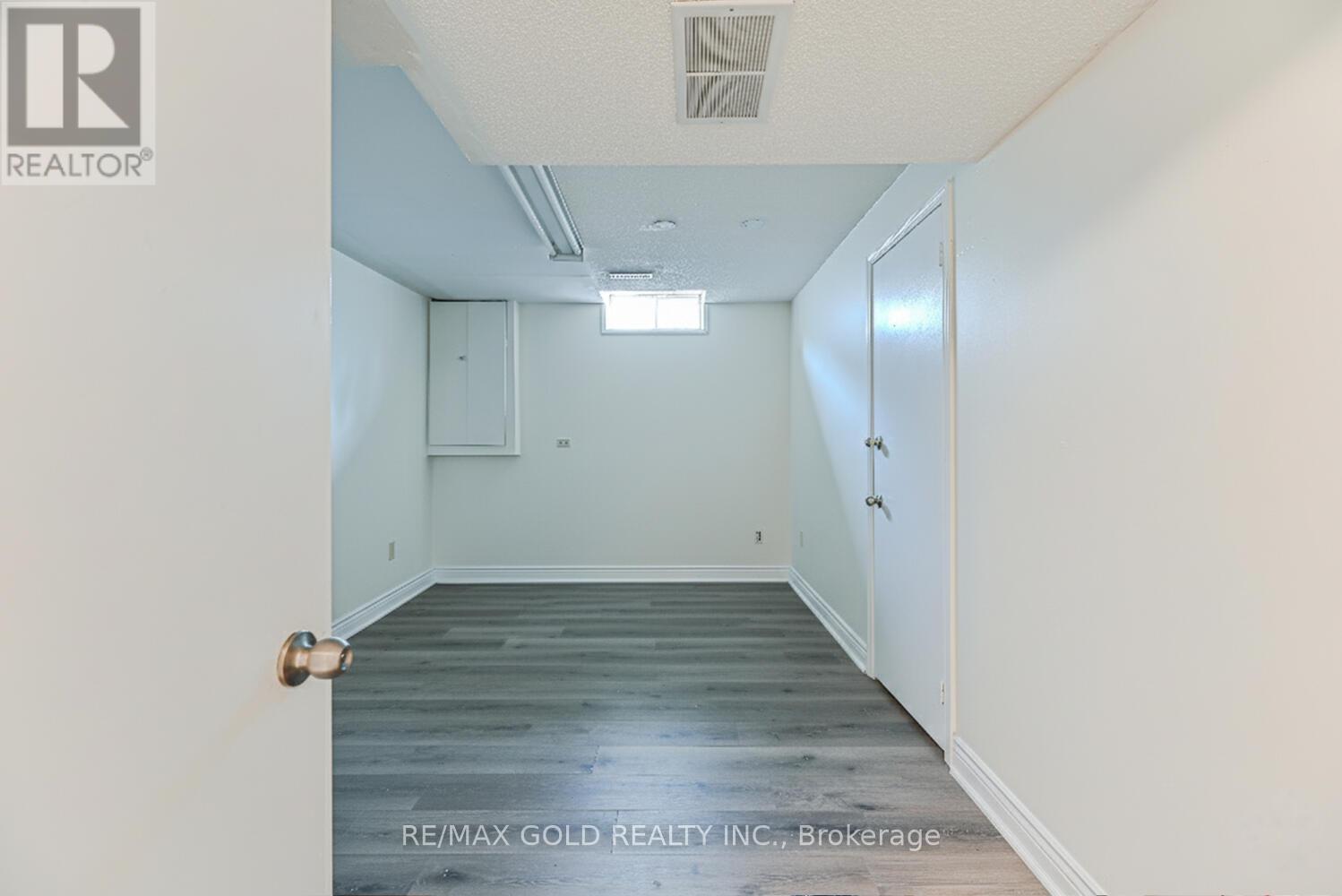 22 Niagara Place, Brampton (Westgate), Ontario  L6S 4Z1 - Photo 36 - W12461291