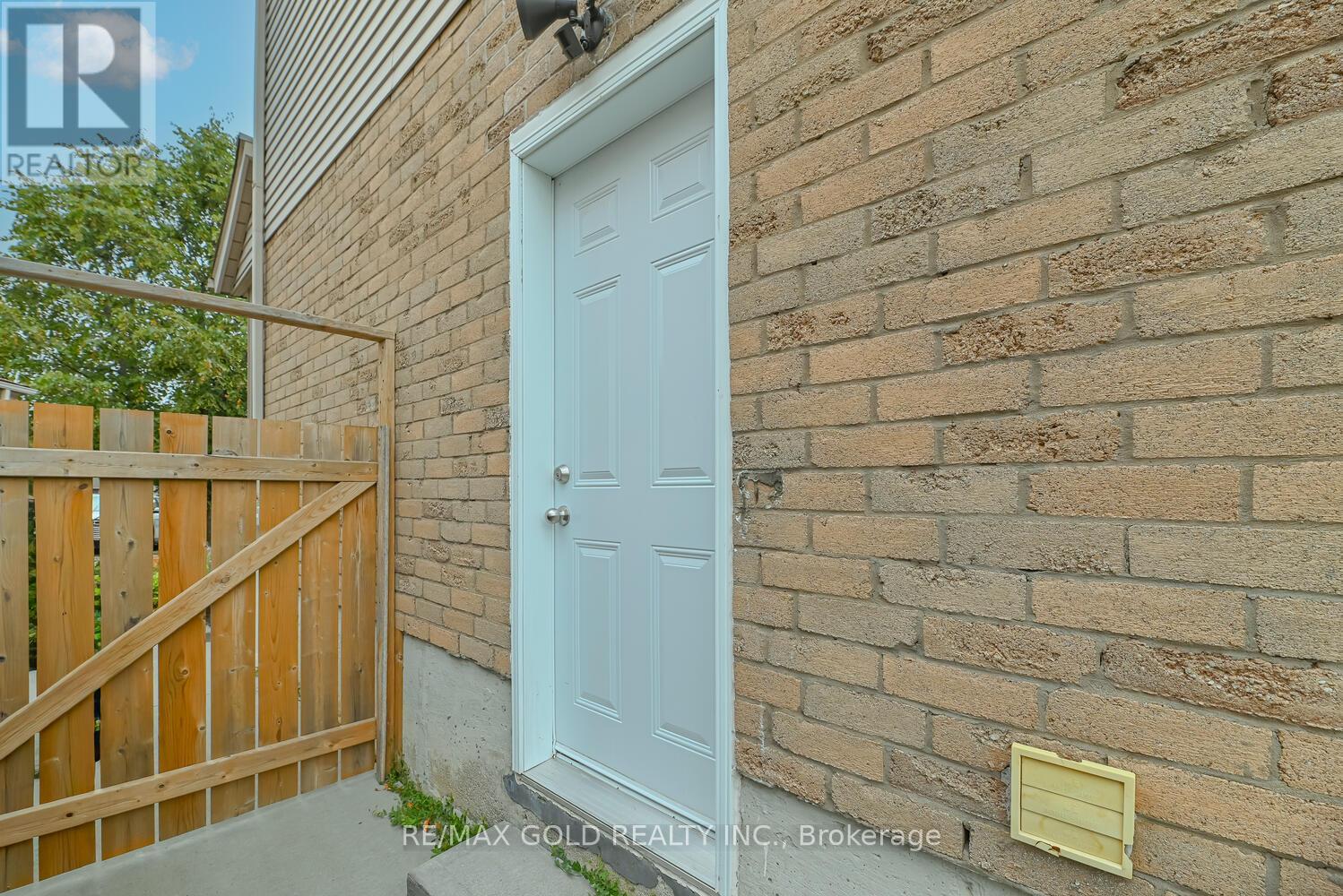 22 Niagara Place, Brampton (Westgate), Ontario  L6S 4Z1 - Photo 39 - W12461291