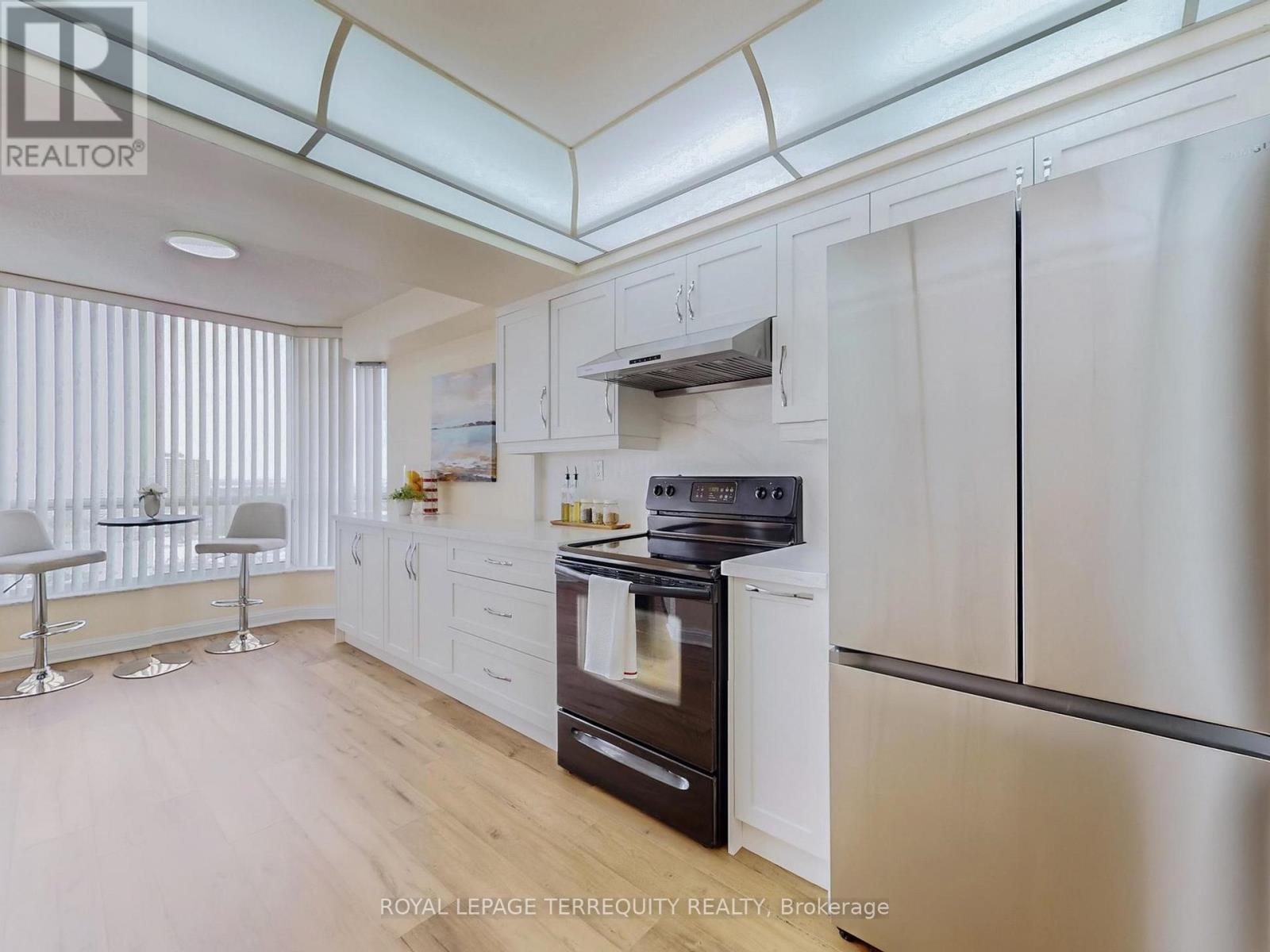 1709 - 24 Hanover Road, Brampton (Queen Street Corridor), Ontario  L6S 5K8 - Photo 14 - W12461310