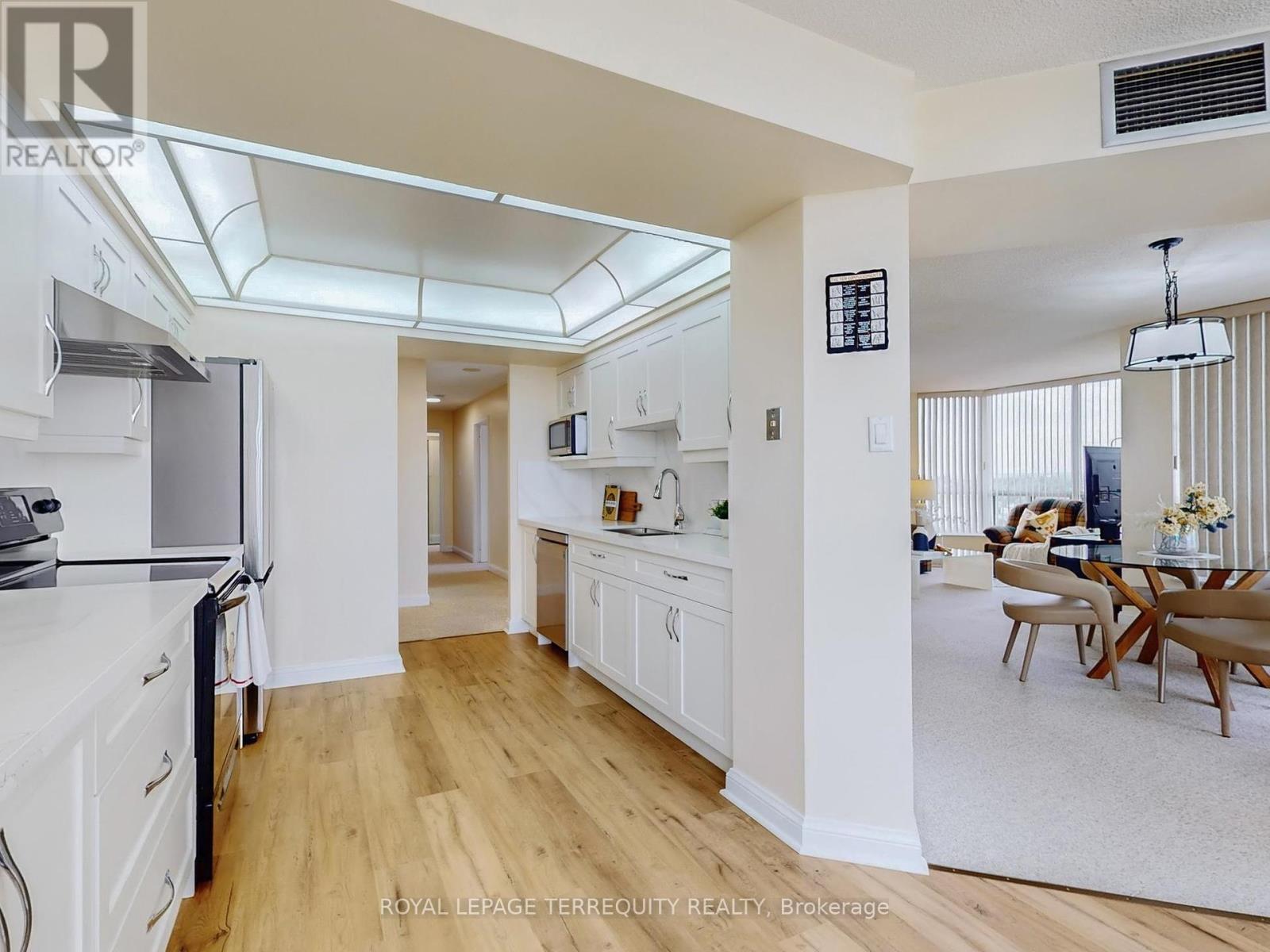 1709 - 24 Hanover Road, Brampton (Queen Street Corridor), Ontario  L6S 5K8 - Photo 17 - W12461310