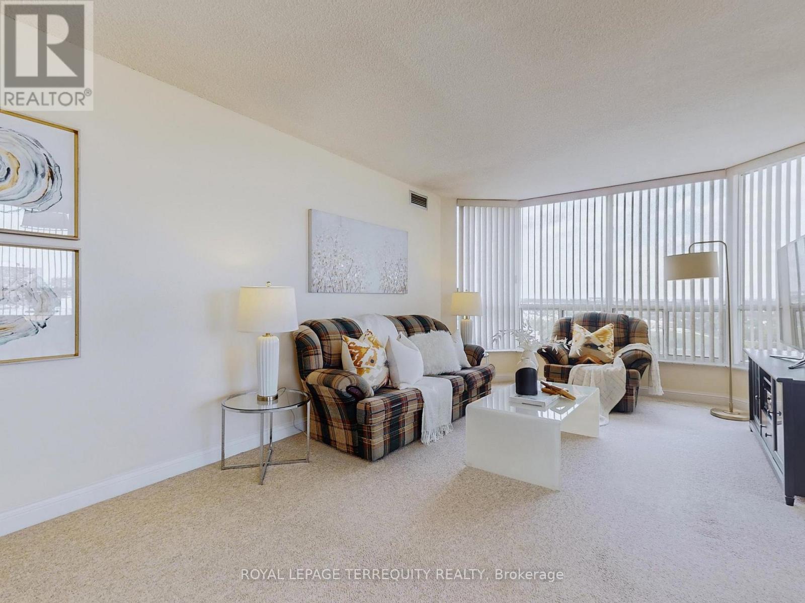1709 - 24 Hanover Road, Brampton (Queen Street Corridor), Ontario  L6S 5K8 - Photo 6 - W12461310
