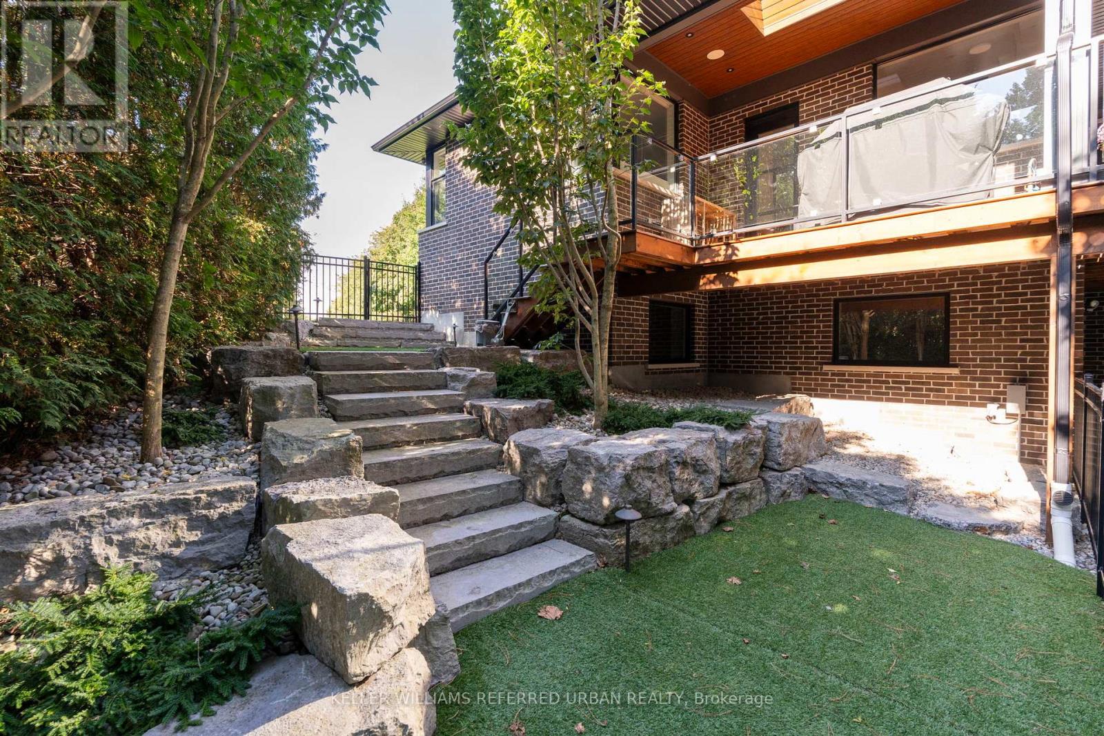 18 Plumbstead Court, Toronto, Ontario  M9A 1V5 - Photo 17 - W12461327