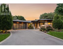 18 PLUMBSTEAD COURT, Toronto, Ontario
