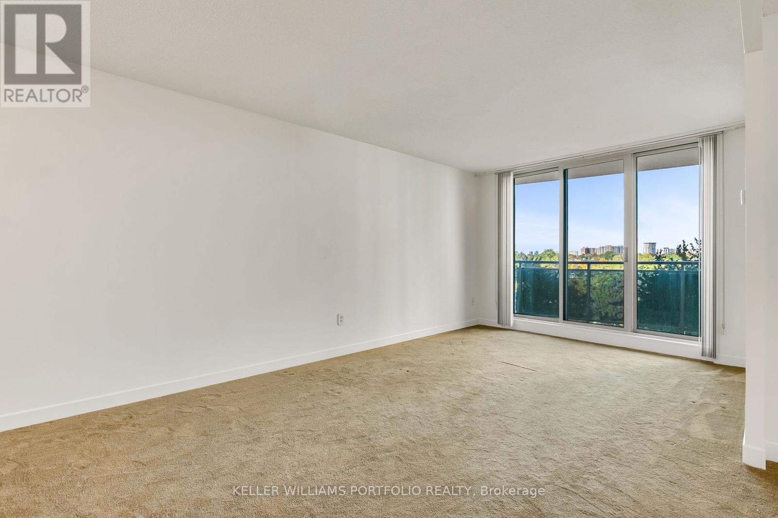 710 - 820 Burnhamthorpe Road, Toronto (Markland Wood), Ontario  M9C 4W2 - Photo 2 - W12461332