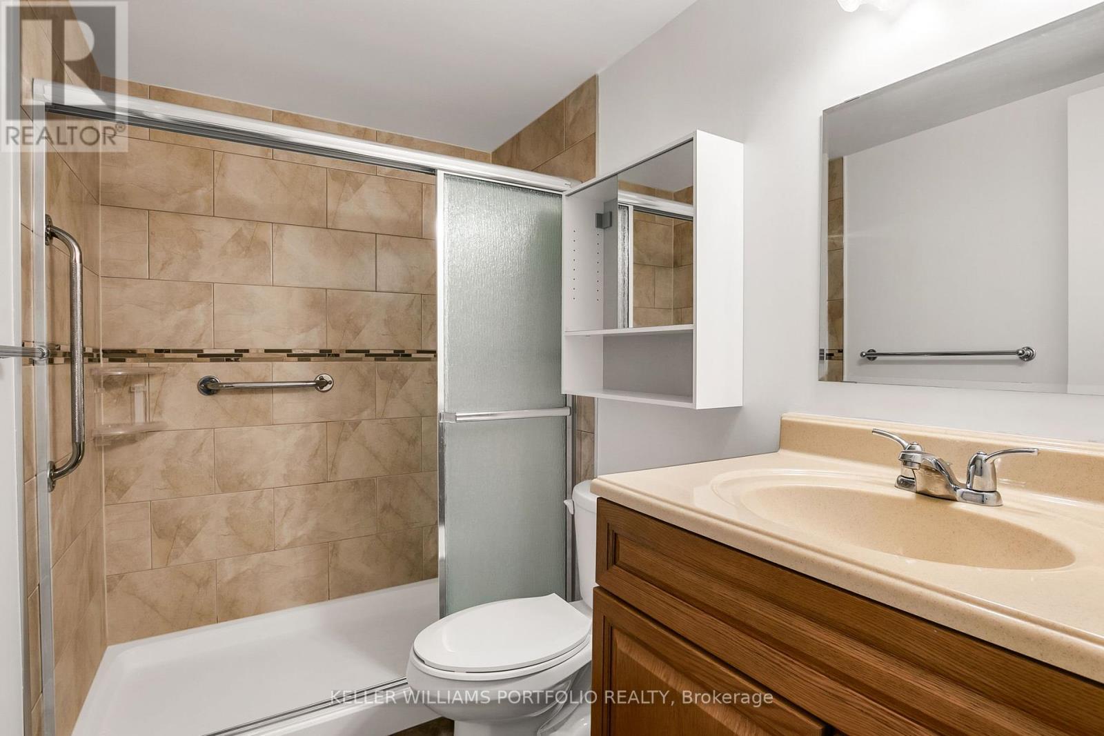 710 - 820 Burnhamthorpe Road, Toronto (Markland Wood), Ontario  M9C 4W2 - Photo 24 - W12461332